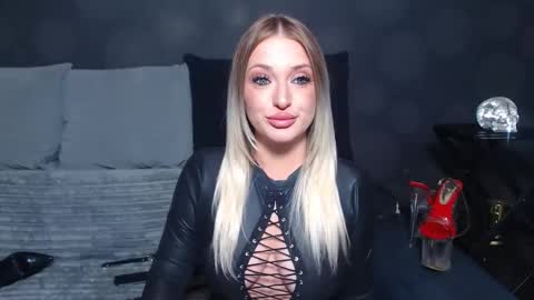 julia online show from 04.02.26