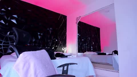 Julien online show from 11.02.25