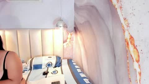 Snapshot of juliet_miller chatting on 02.11.26 Juliet online show from 02.11.26