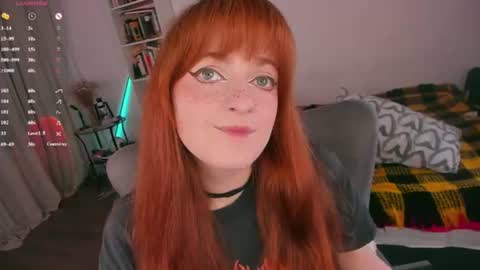 Snapshot of juliet_schoolgirl chatting on 06.24.26 Juliet online show from 06.24.26