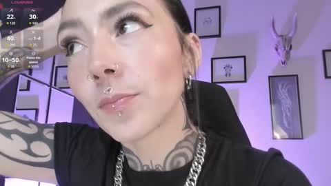 Snapshot of juliet_sourire chatting on 09.18.25 juliet_sourire online show from 09.18.25