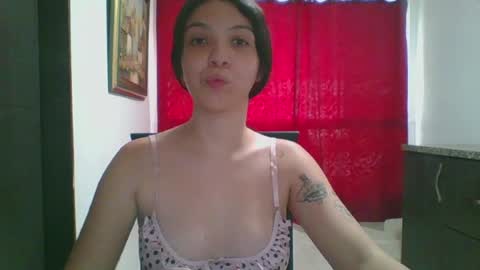 Snapshot of julieta969028 chatting on 05.30.26 Nati online show from 05.30.26