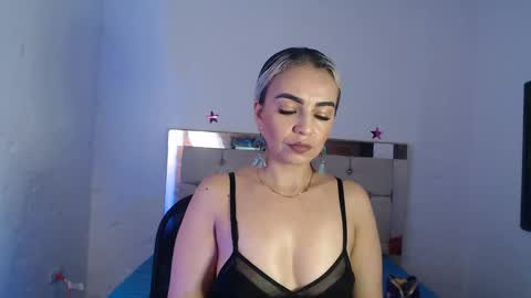 julieta__fox_ online show from 02.24.25