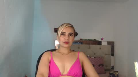 julieta__fox_ online show from 03.10.25
