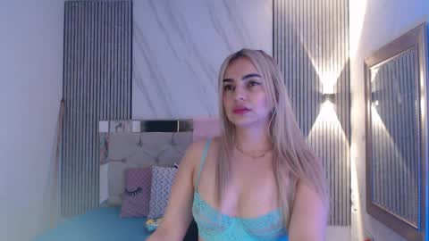 julieta__fox_ online show from 04.14.26