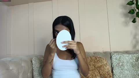 Snapshot of julieta_aguilar chatting on 01.14.25 Juli online show from 01.14.25