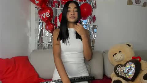 Snapshot of julieta_aguilar chatting on 02.14.25 Juli online show from 02.14.25