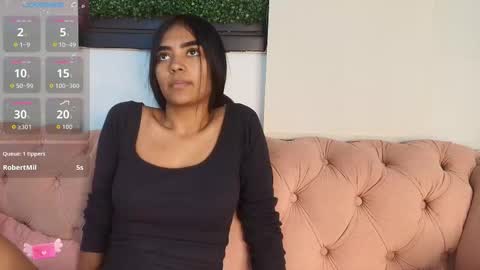 Snapshot of julieta_aguilar chatting on 10.11.25 Juli online show from 10.11.25