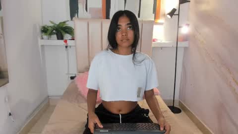 Juli online show from 11.15.25