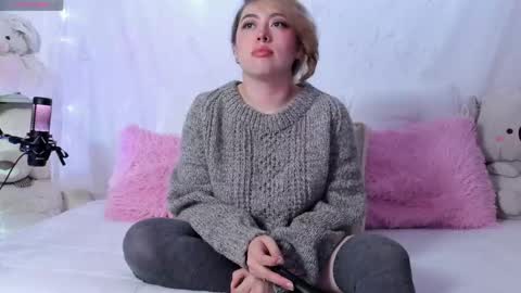 Juli  online show from 04.16.26