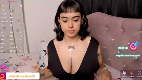 Snapshot of julieta_fernandez chatting on 01.15.25 Julieta Fernandez online show from 01.15.25