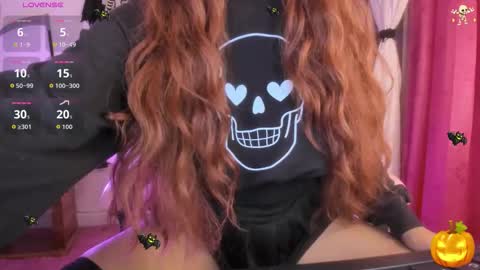 Snapshot of julietacollins_ chatting on 10.31.25 Juliet online show from 10.31.25