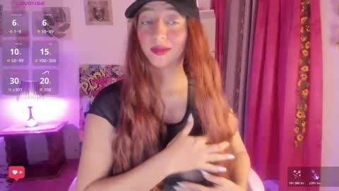 Snapshot of julietacollins_ chatting on 11.30.25 Juliet online show from 11.30.25