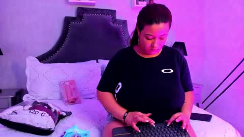 Snapshot of julietakane chatting on 12.10.24 julietakane online show from 12.10.24