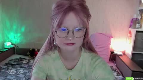 Snapshot of julietfowler chatting on 07.14.26 Juli online show from 07.14.26