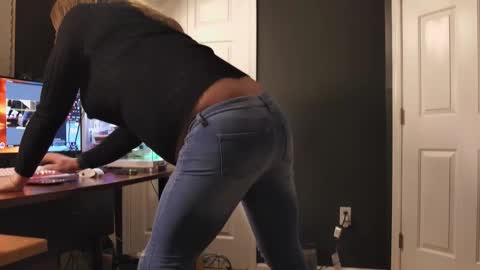 Snapshot of julietsusa chatting on 02.15.26 Julie TS online show from 02.15.26