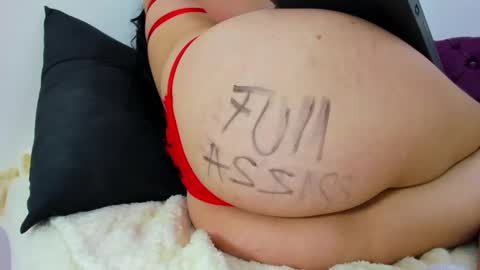 Snapshot of juliett_horny chatting on 02.19.25 juliett online show from 02.19.25