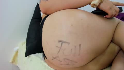 Snapshot of juliett_horny chatting on 02.21.25 juliett online show from 02.21.25