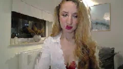 Snapshot of juliettesensual chatting on 02.25.26 JulietteSensual online show from 02.25.26