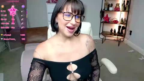 Snapshot of juliewets chatting on 02.26.26 Julie online show from 02.26.26