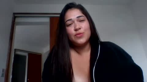 Snapshot of juliie19 chatting on 06.26.26 juliie19 online show from 06.26.26