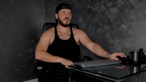 JULiUS   online show from 11.01.25