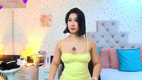 Snapshot of jullietareyes chatting on 04.24.26 Julieta Reyes online show from 04.24.26