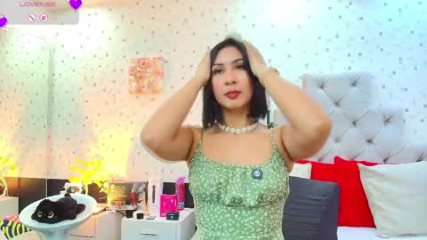 Snapshot of jullietareyes chatting on 05.08.26 Julieta Reyes online show from 05.08.26