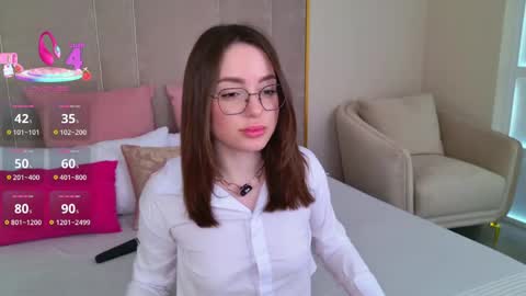 Snapshot of julliross chatting on 05.25.26 Julli online show from 05.25.26
