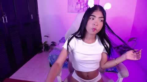 Snapshot of jully_dreams chatting on 05.01.26 July online show from 05.01.26