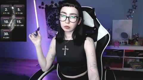 Snapshot of julscinamon chatting on 03.09.25 Baroness Von Cringe online show from 03.09.25