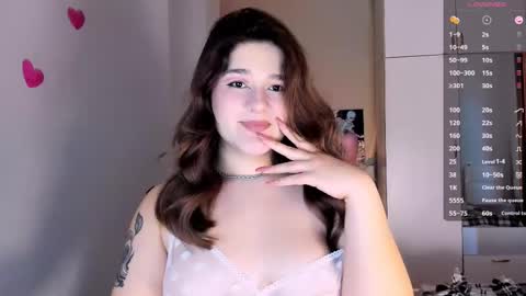 Snapshot of july_slowdive chatting on 02.11.25 Julie online show from 02.11.25