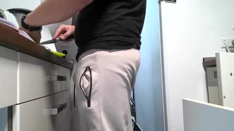 julzzy21 online show from 11.29.25