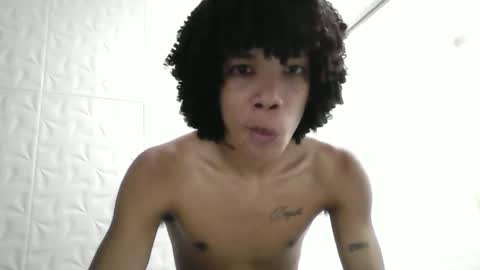 Snapshot of junior_thegoldenboy chatting on 05.14.26 junior_thegoldenboy online show from 05.14.26