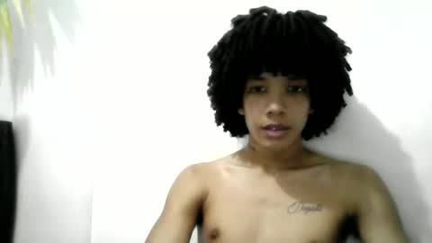 Snapshot of junior_thegoldenboy chatting on 05.20.26 junior_thegoldenboy online show from 05.20.26