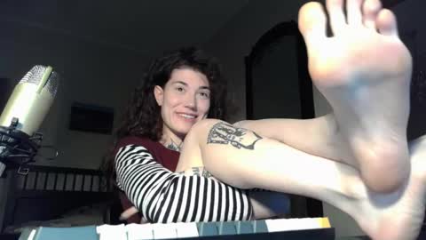 Snapshot of just_curly_ginger chatting on 05.27.26 Ginger Curly online show from 05.27.26