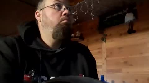 Snapshot of just_hangin_around chatting on 11.04.25 just_hangin_around online show from 11.04.25