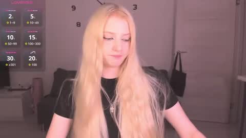 Snapshot of just_jessy_meow chatting on 06.16.26 JESSY online show from 06.16.26