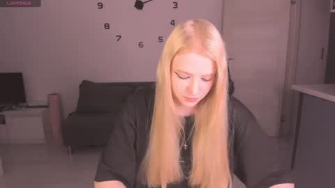 Snapshot of just_jessy_meow chatting on 06.19.26 JESSY online show from 06.19.26