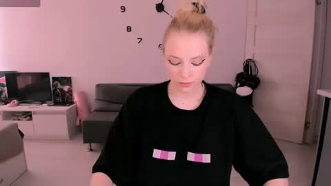 Snapshot of just_jessy_meow chatting on 08.01.26 JESSY online show from 08.01.26