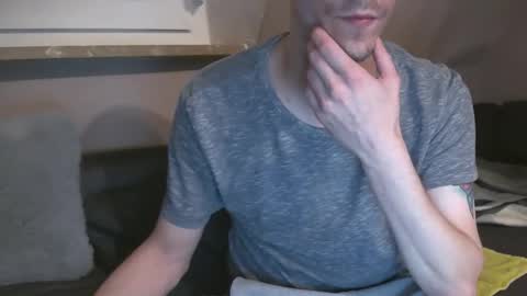 Snapshot of justboriing chatting on 10.04.25 justboriing online show from 10.04.25