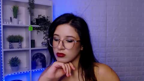 Snapshot of justcamila_ chatting on 10.03.25 justcamila online show from 10.03.25