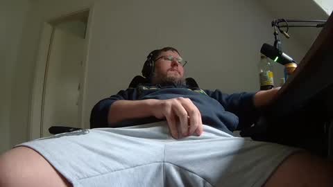 Just Flo ---  online show from 04.02.26