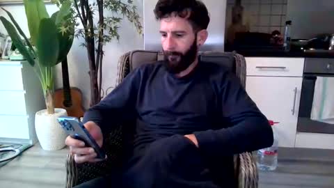 Snapshot of justin_huge chatting on 10.23.25 Justin online show from 10.23.25