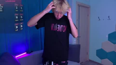 Snapshot of justinbyrd chatting on 04.20.26 justTEEN online show from 04.20.26