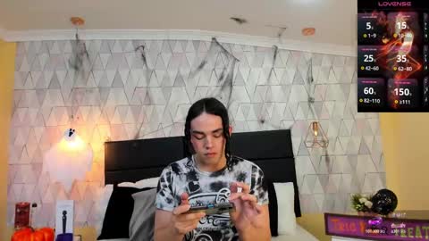 Snapshot of justineperry chatting on 10.22.25 Justine online show from 10.22.25