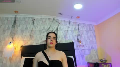 Snapshot of justineperry chatting on 10.26.25 Justine online show from 10.26.25