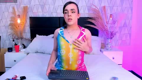 Snapshot of justineperry chatting on 03.31.26 Justine online show from 03.31.26