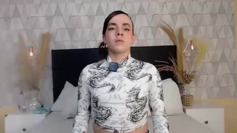 Snapshot of justineperry chatting on 04.08.26 Justine online show from 04.08.26