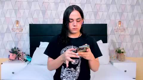 Snapshot of justineperry chatting on 04.16.26 Justine online show from 04.16.26